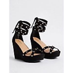 COPY - Torrid size 7 studded platform wedge